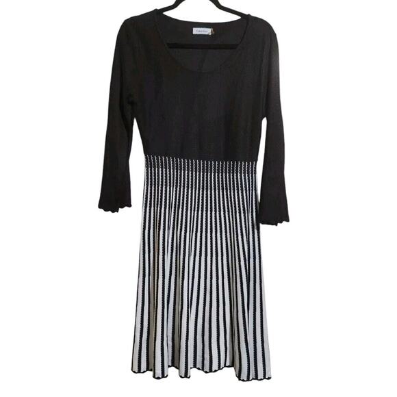 Calvin Klein Scoop Neck Fit & Flare Knit Dress Size Medium Striped Black & White - Picture 1 of 9